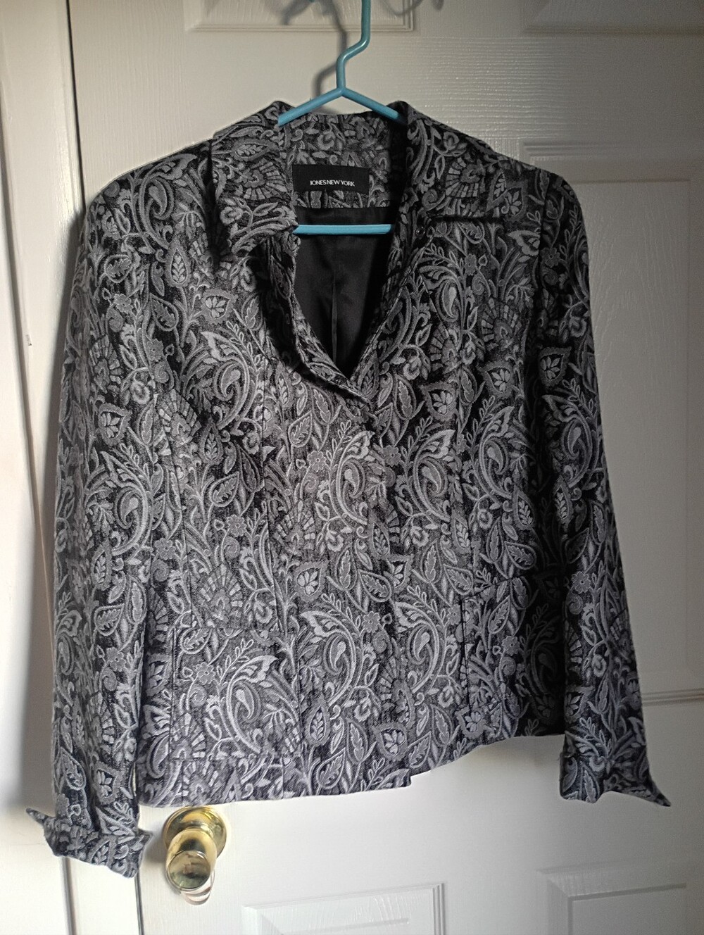 Jones New York blazer distinct black and silver jacquard pais